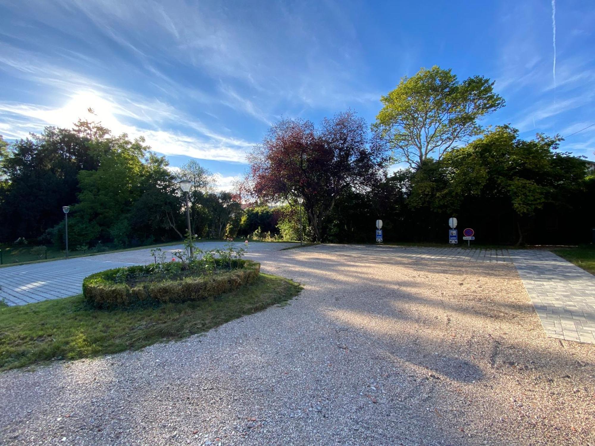 Pont-à-Mousson Logis Hotel Du Parc מראה חיצוני תמונה